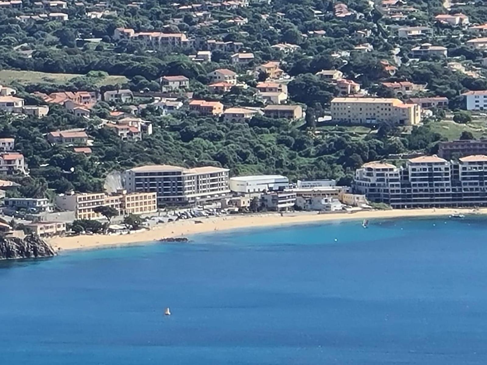 T2 De Standing Front De Mer Propriano  Luaran gambar