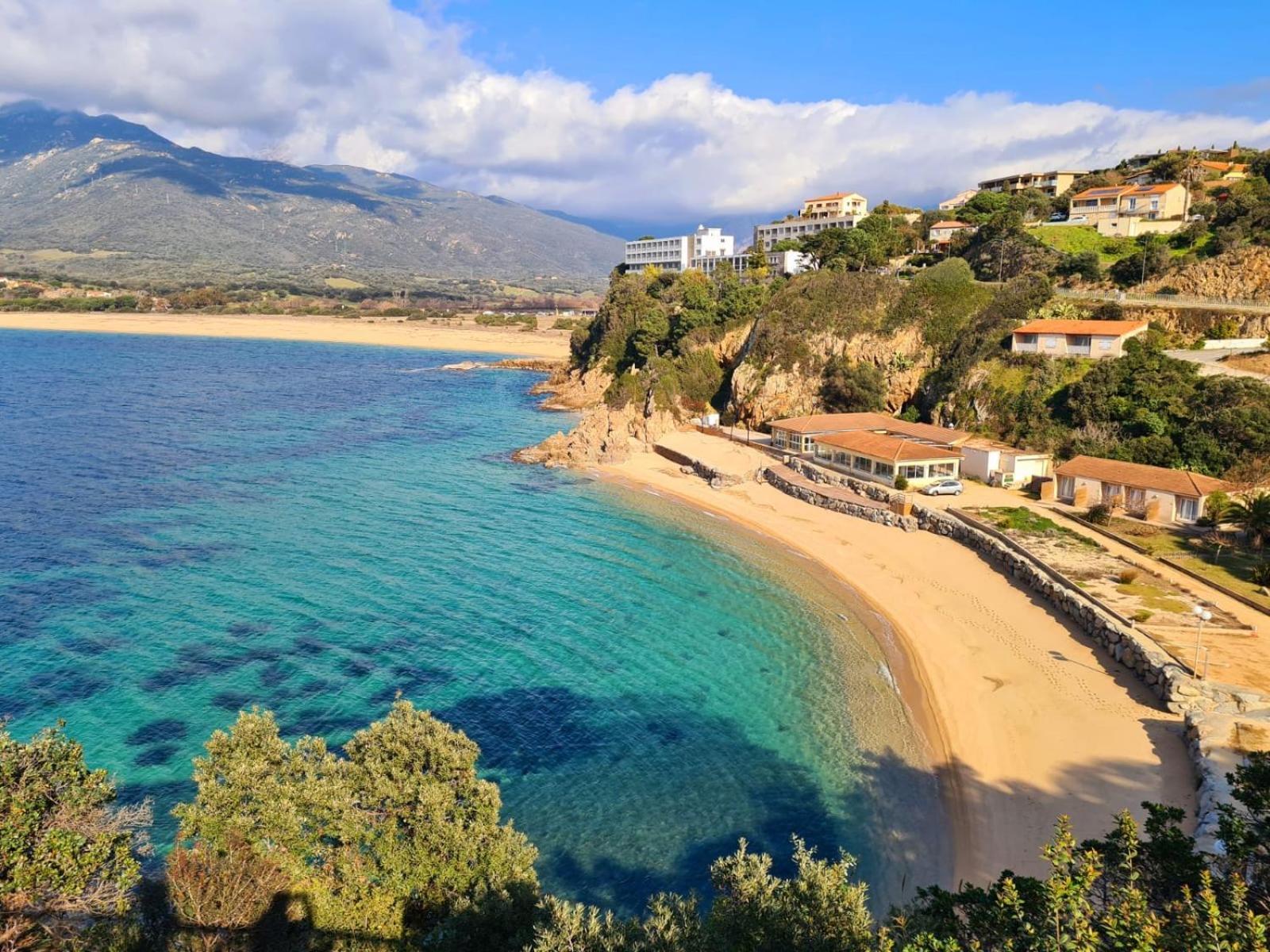 T2 De Standing Front De Mer Propriano  Luaran gambar